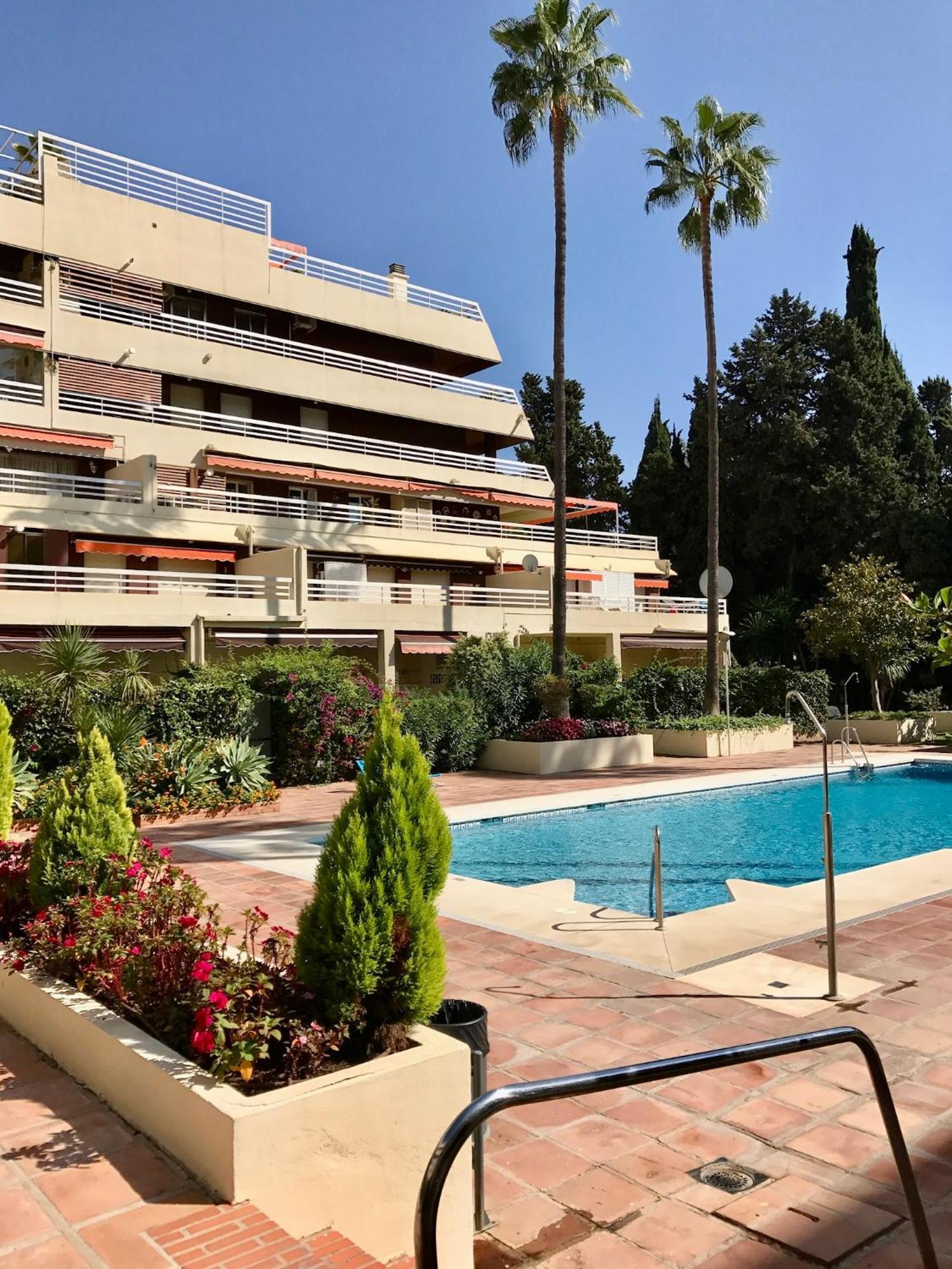 Apartamento Al Parque Marbella, Cerca De Mar Y Centro De Marbella Bagian luar foto